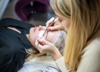 How do I Choose a Lash Course? Guide to Choosing the Best