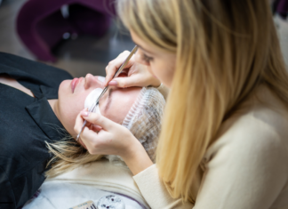 Top Eyelash Extension Training and Certification in Chicago, IL Top Eyelash Extension Training and Certification in Chicago