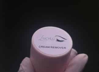 The Best Eyelash Glue Remover to Remove Lash Extensions